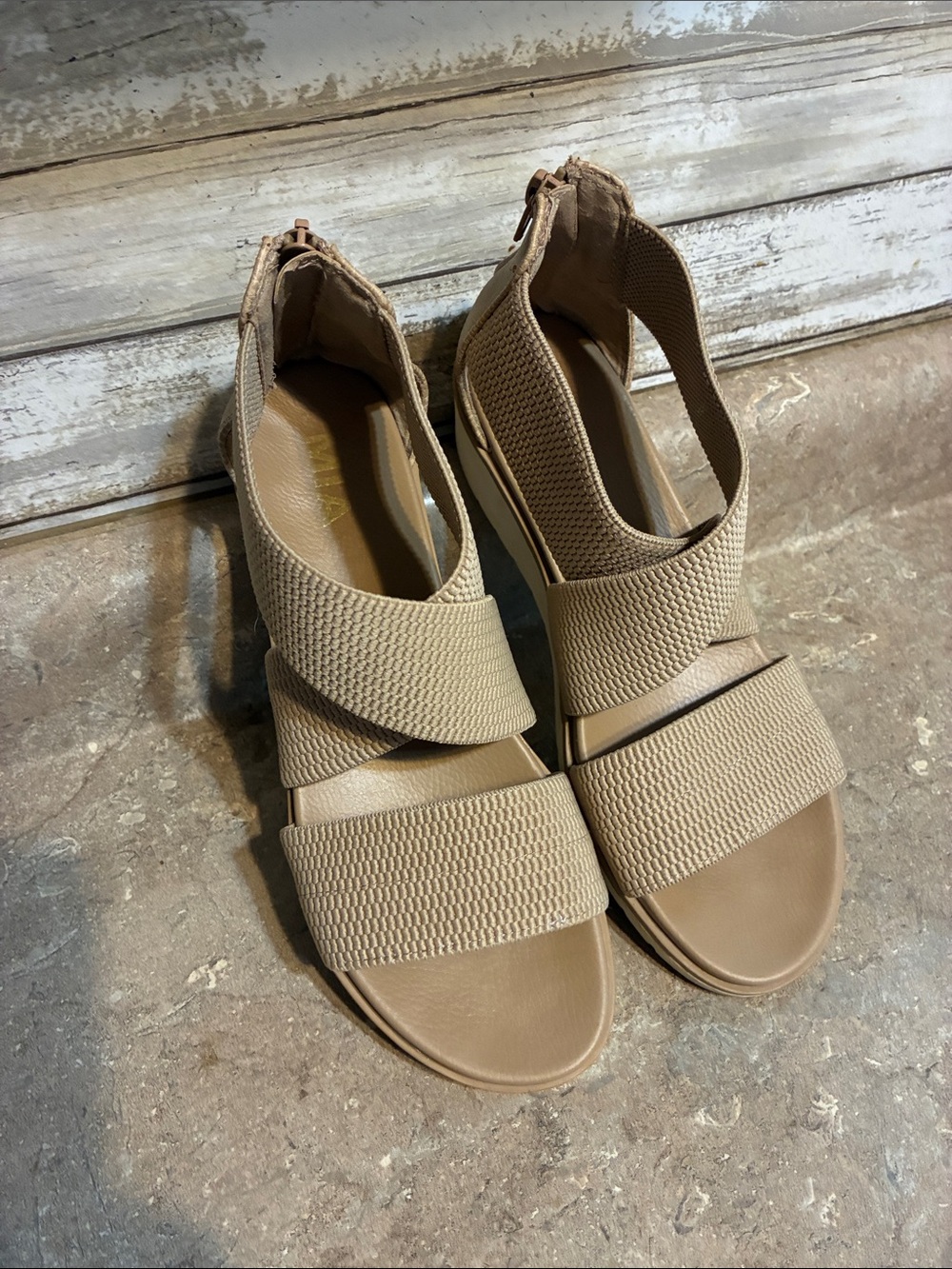 MIA Size 7 Women's Neutral Elastic Strap Sandals - Tan